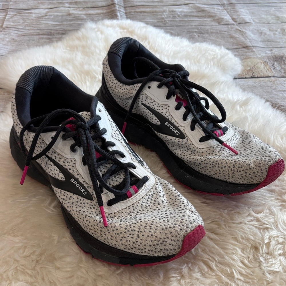 Brooks Trace 1